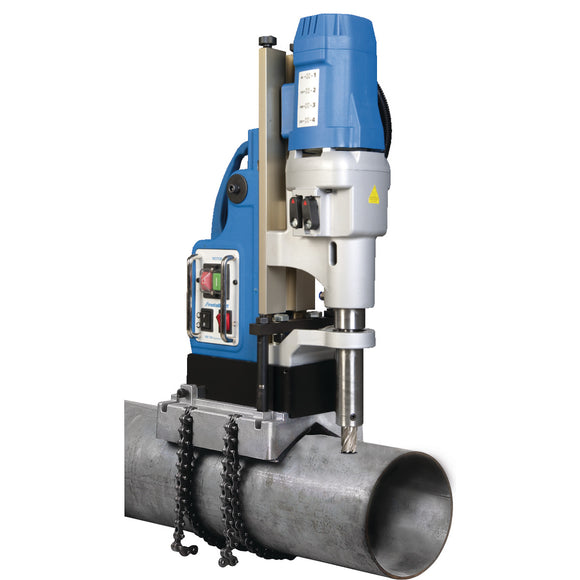 Fastening element for pipes