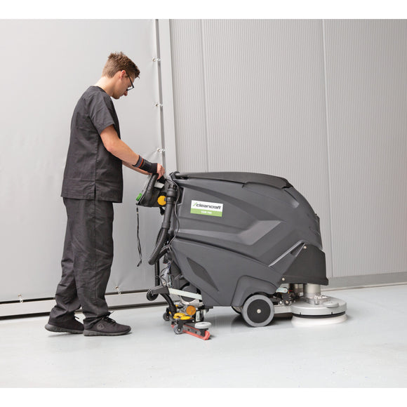 Hand-held scrubber-dryer SSM 700